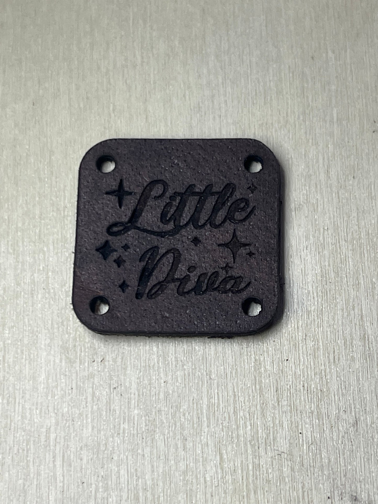 1"x1" rounded square with 4 side holes - Little Diva