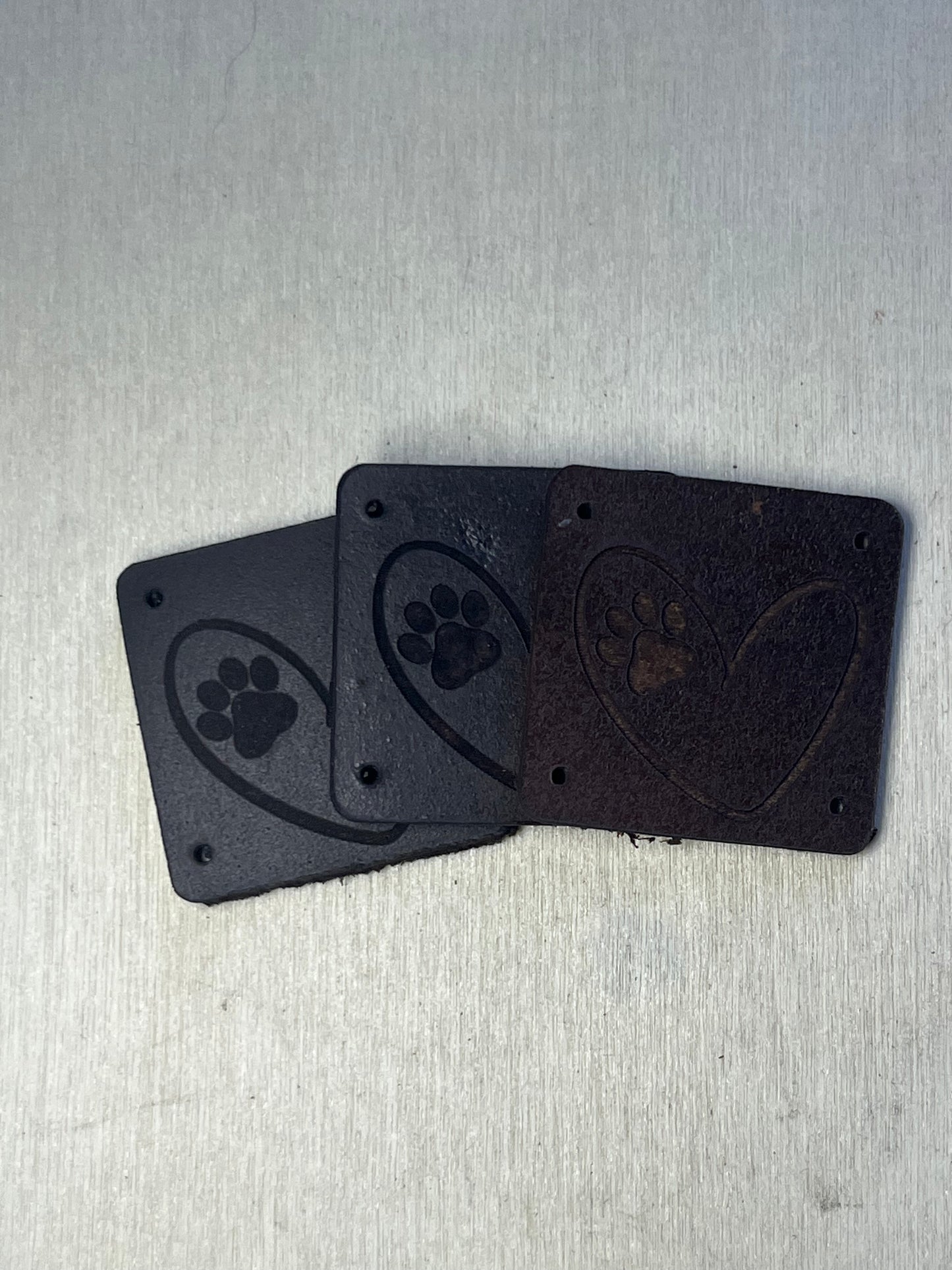 1"x1" rounded square with 4 side holes - Paw Prints and Hearts