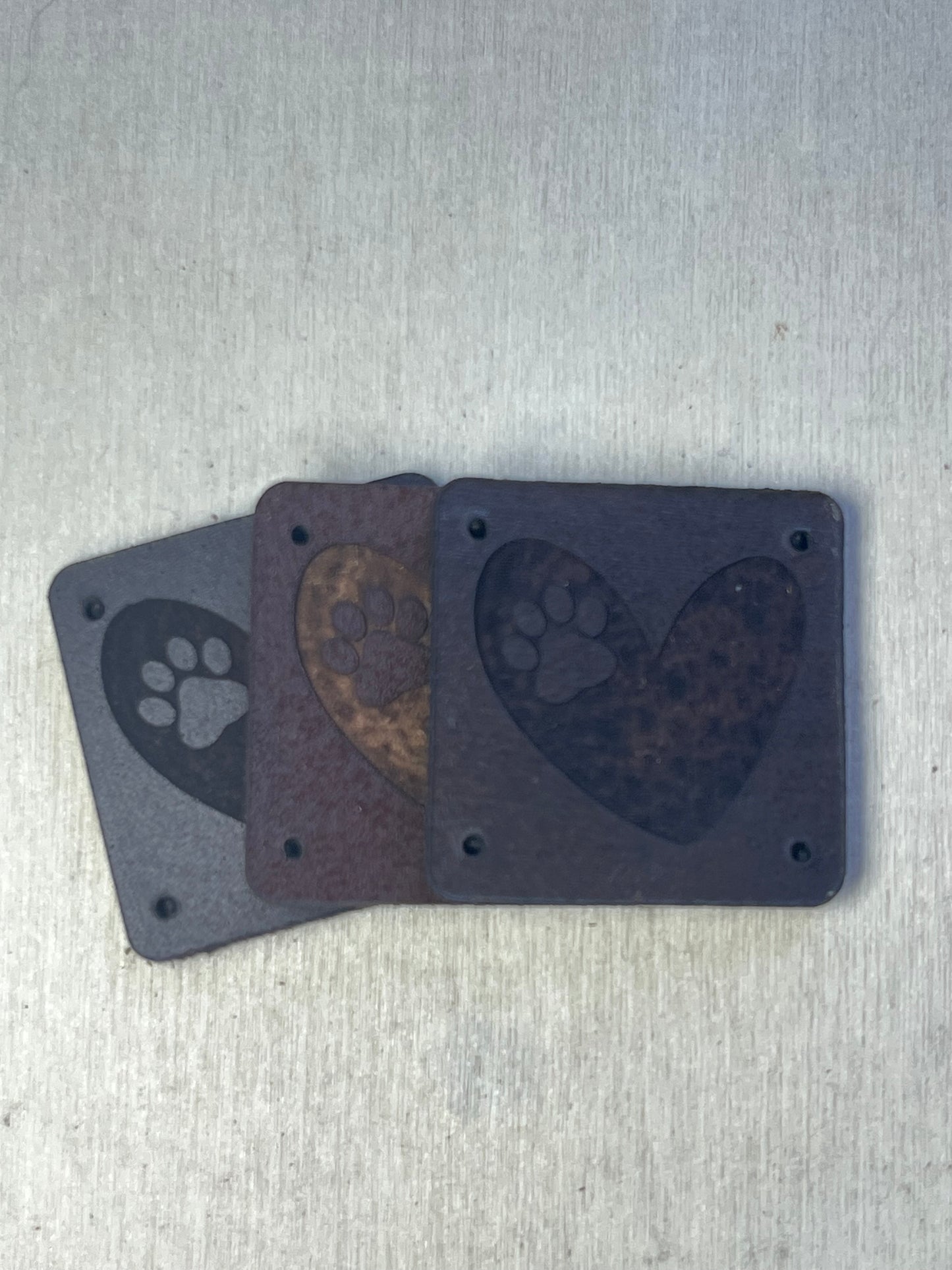 1"x1" rounded square with 4 side holes - Paw Prints and Hearts