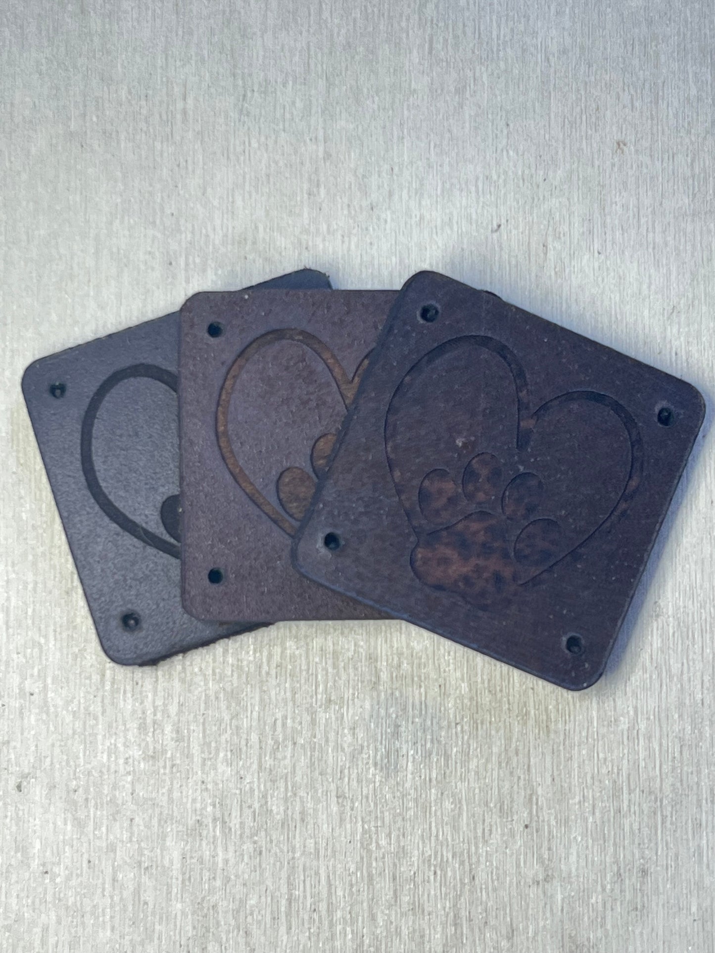 1"x1" rounded square with 4 side holes - Paw Prints and Hearts